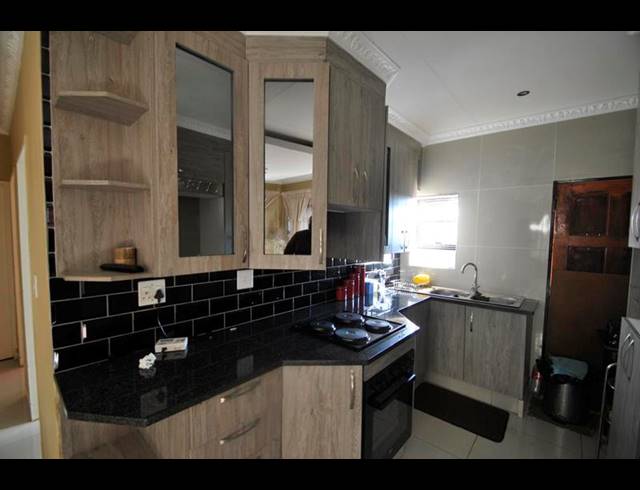 3 BEDROOM HOUSE FOR SALE IN DAWN PARK